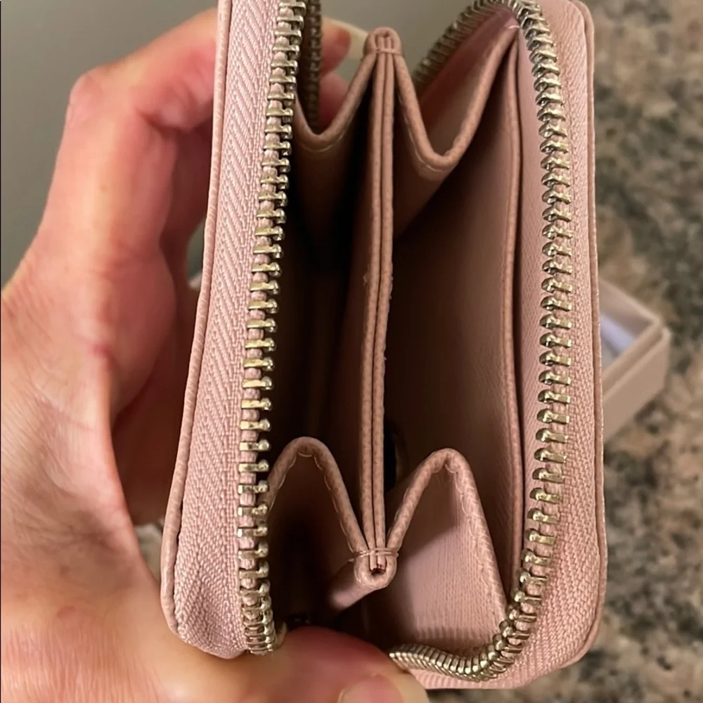 NWOT Coccinelle Small Leather Change Wallet - Picture 5 of 7